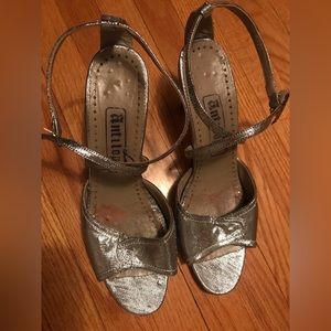 Silver high heel shoes good condition size 38-39